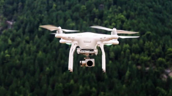 7 Tips to Know How Long Do Drones Fly. Battery Life, The Weight of the Drone, Weather Condition, Controller Inputs, Propeller Guards.-techinfoBiT