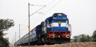 How to Book Ticket Using the IRCTC Mobile | Train Ticket Booking On Phone - techinfoBiT